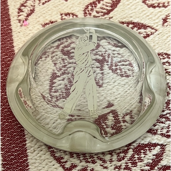 Art Deco Glass Ashtray with Sterling Overlay of a Golfer Swinging a Club - Picture 3 of 7